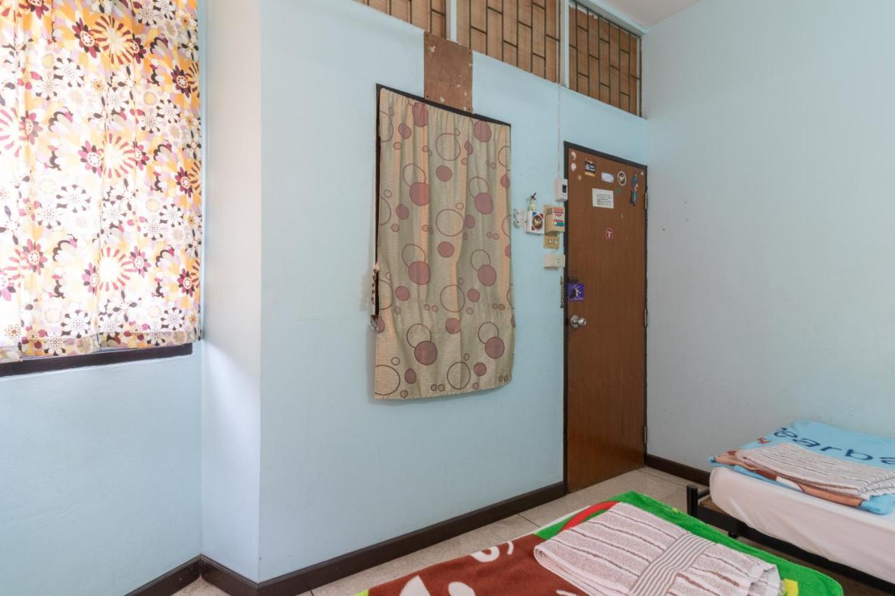 7 Holder Guesthouse Bangkok Ngoại thất bức ảnh