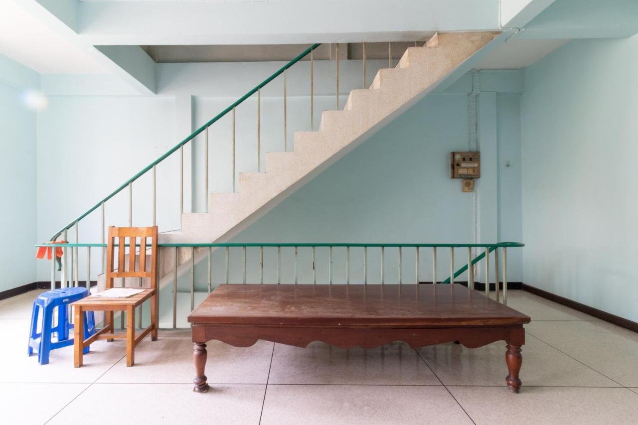 7 Holder Guesthouse Bangkok Ngoại thất bức ảnh
