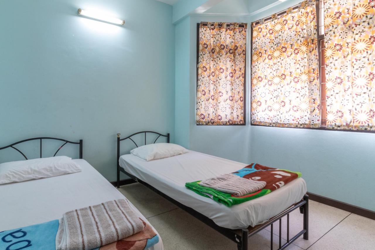 7 Holder Guesthouse Bangkok Ngoại thất bức ảnh