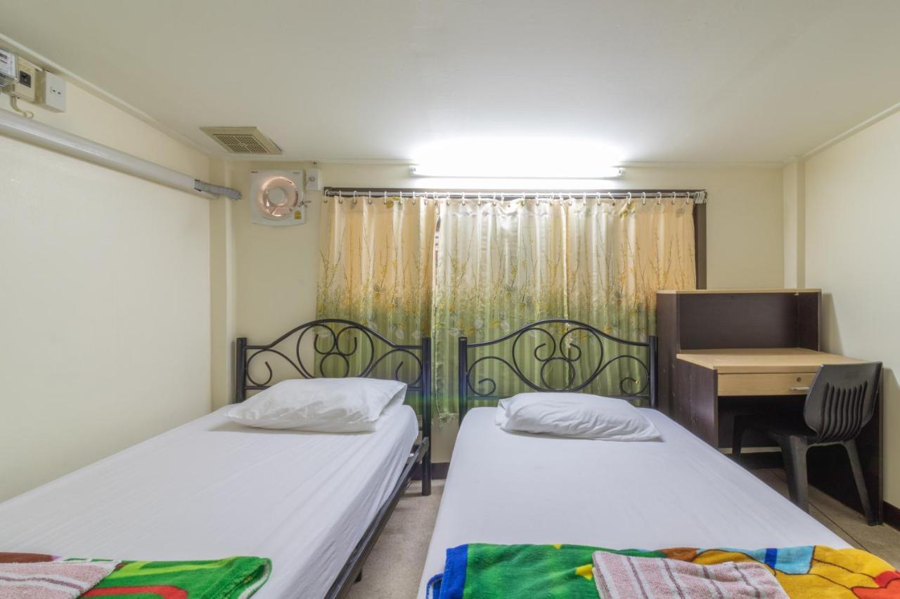 7 Holder Guesthouse Bangkok Ngoại thất bức ảnh